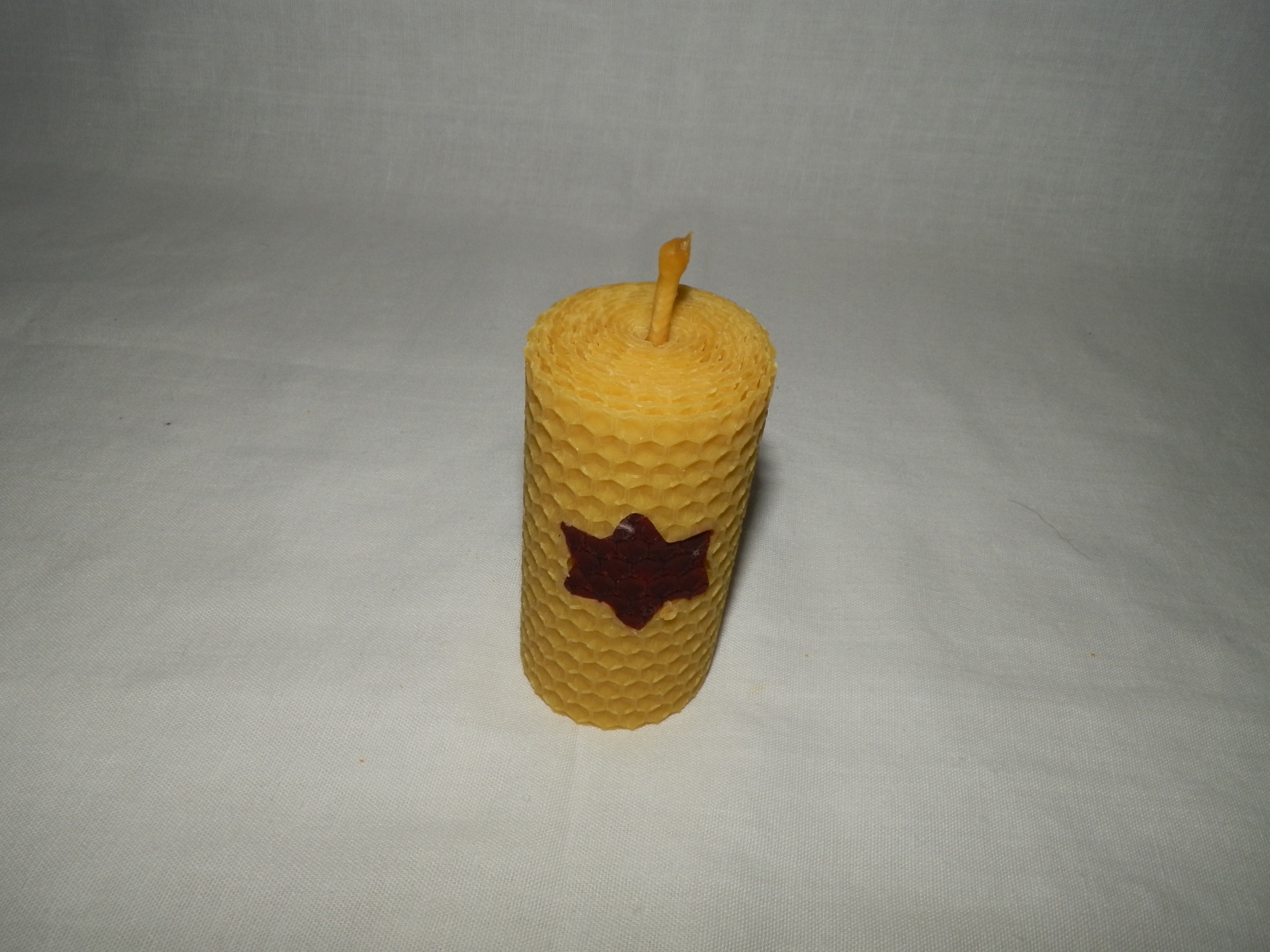 Farebná vosková sviečka - valec 8 x 4 cm - č.7 – Obrázok 4