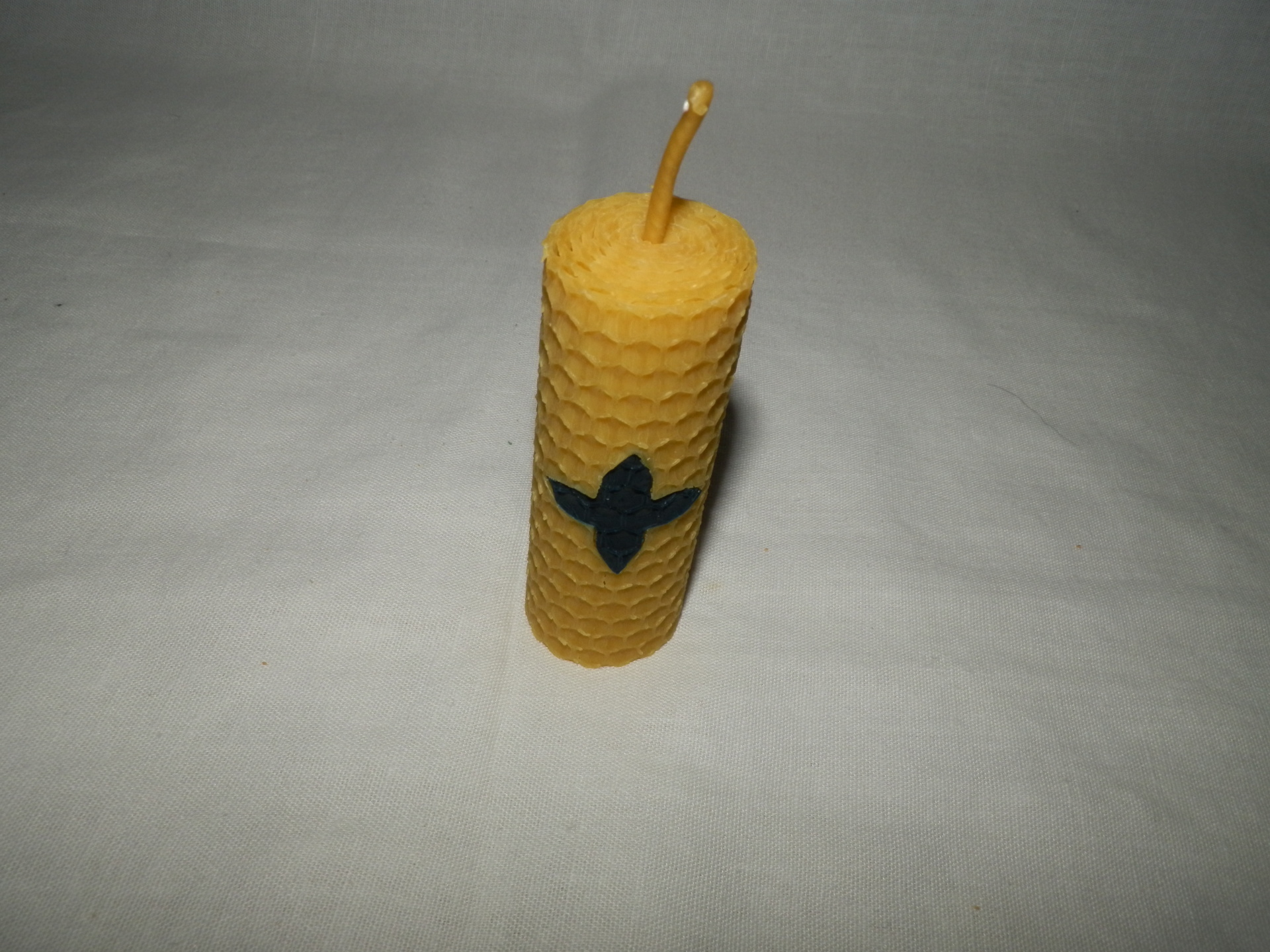 Farebná vosková sviečka - valec 8 x 3 cm - č.10 – Obrázok 4